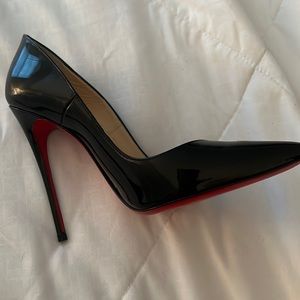 Used size 37 1/2 no damage no scratches on shoe